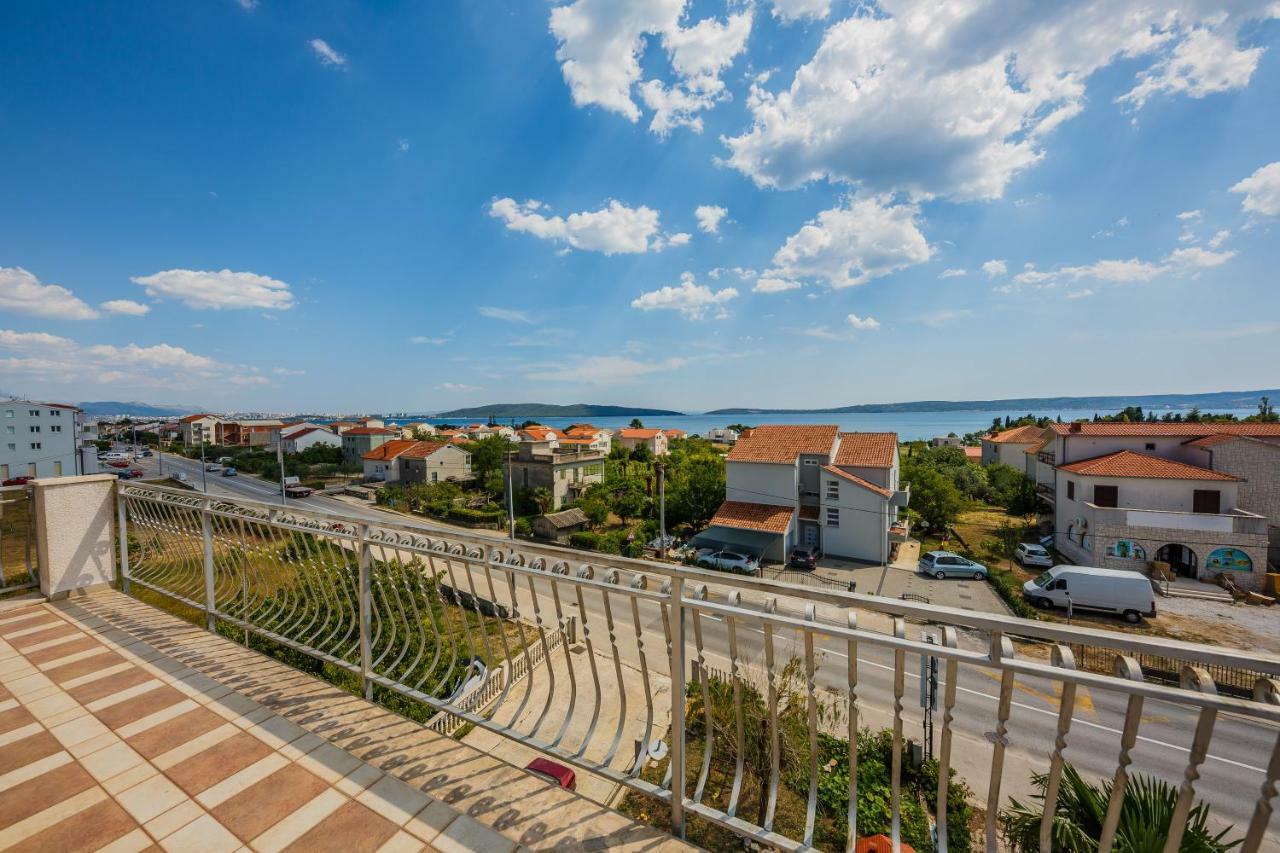 Apartman Lucija Каштела Экстерьер фото